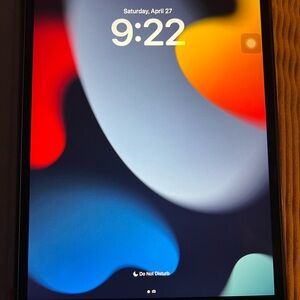 iPad Air 3rd Gen like new. 64 GB. Comes with case